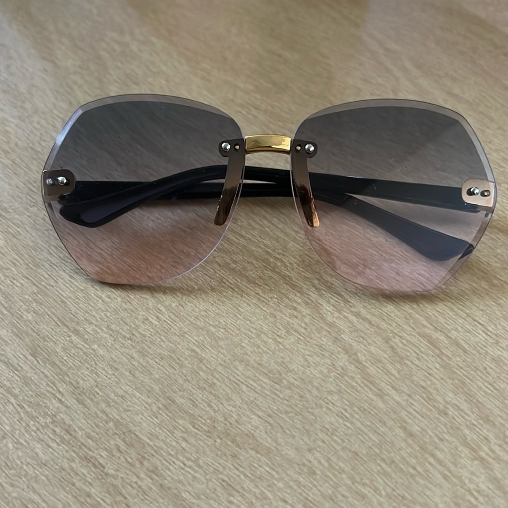 Unisex kids fashion ombré sunglasses. NWOT